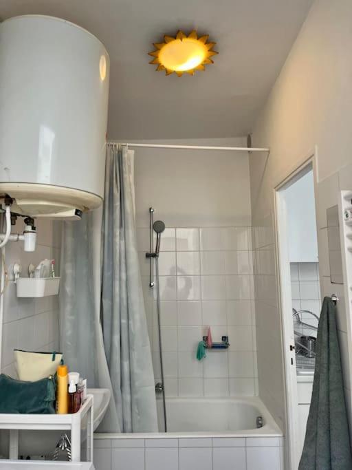 Apartment In Montmartre, Paris, Near Sacre-Coeur Read Host Profile For Booking ภายนอก รูปภาพ